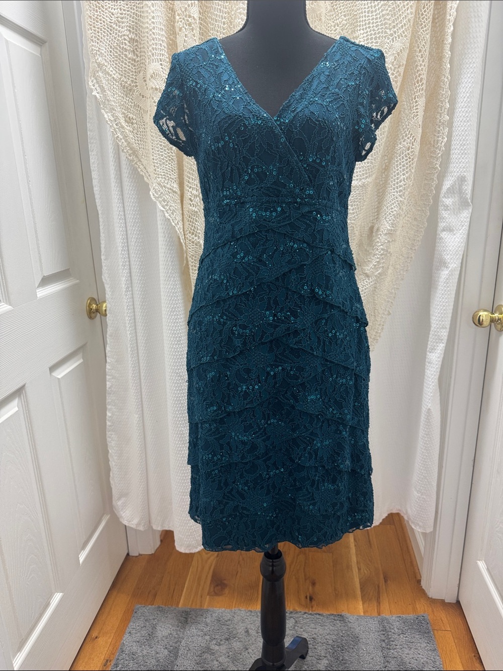 Scarlett Nite Teal Lace Midi Dress